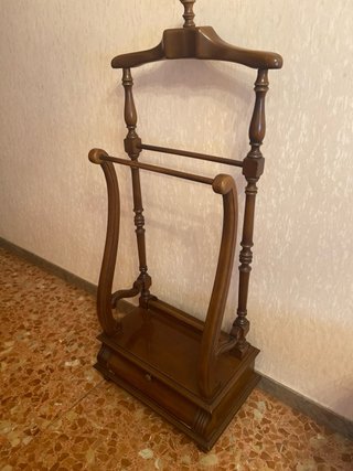 Galán de noche vintage de madera