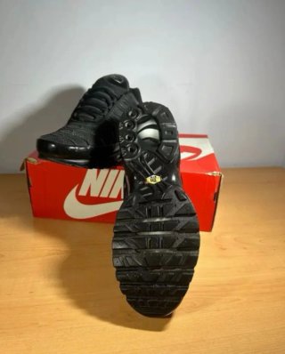 Talla 36 y 37y 39y 40 y 41 y 42 y 43 y 44y45