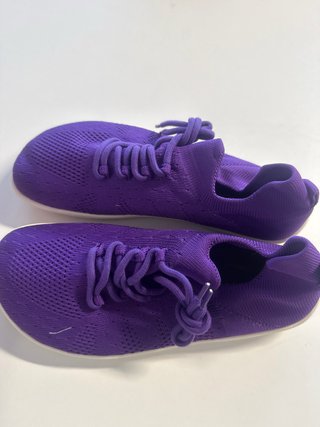 Scarpe viola da ginnastica