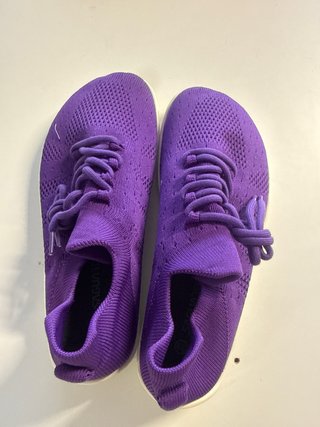 Scarpe viola da ginnastica