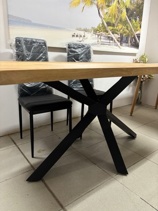 Mesa comedor madera y patas hierro negro