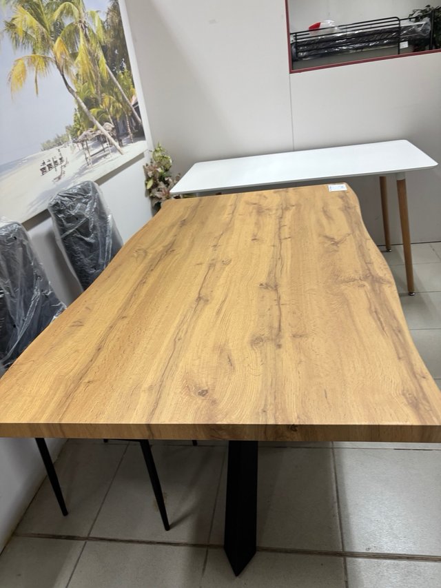 Mesa comedor madera y patas hierro negro