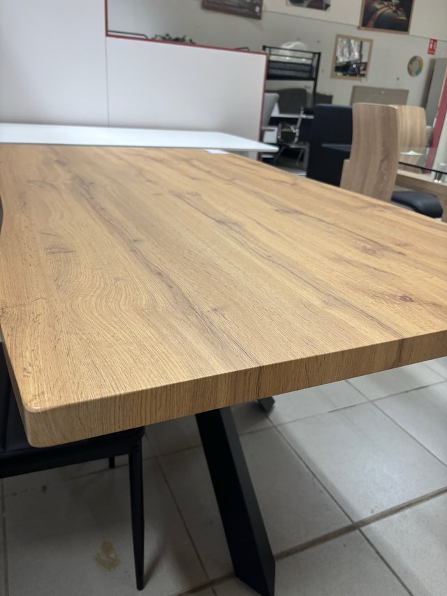 Mesa comedor madera y patas hierro negro