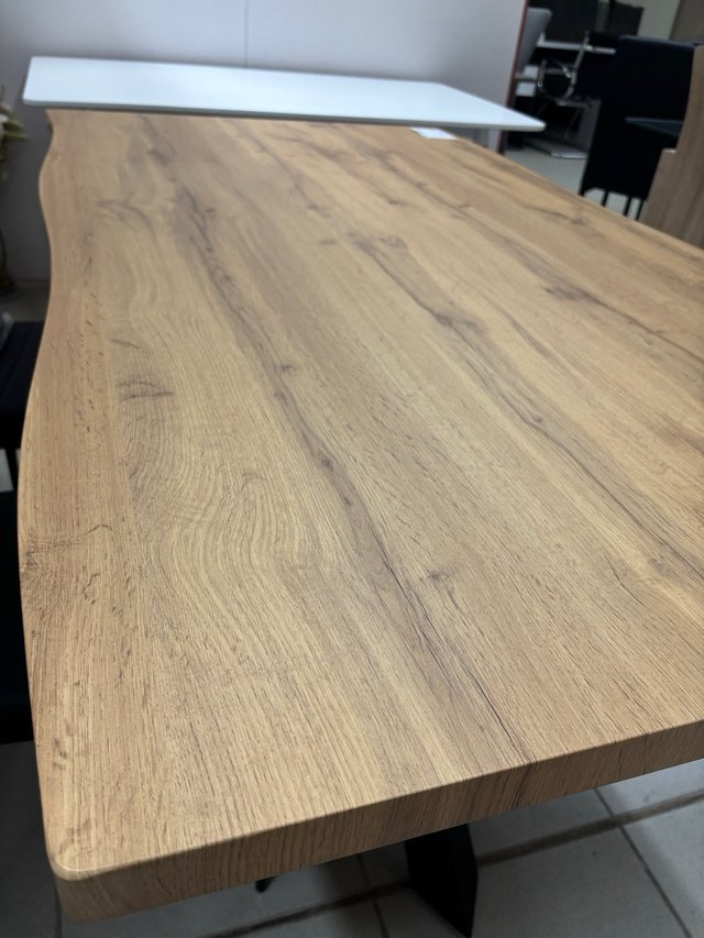 Mesa comedor madera y patas hierro negro
