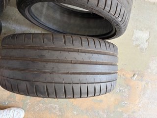 Neumáticos Michelin Pilot Sport 4S 235/35/19