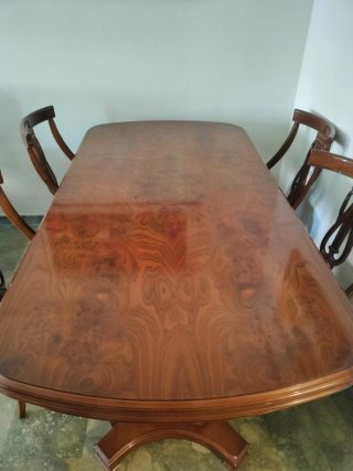 Mesa comedor extensible y 4 sillas madera