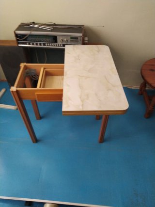 Mesa de cocina abatible mármol y madera