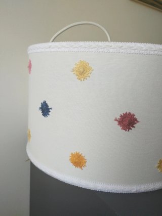 Lámpara de techo tela flores bordadas multicolor