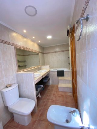 HABITACION PARA CHICA EN ALGEMESÍ