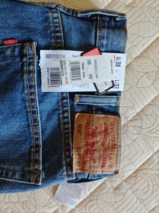 Levi's 505 Talla 38x32 Nuevos con Etiqueta