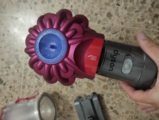 Aspirapolvere Dyson V7 con cavo