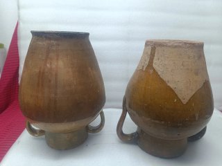 dos Orzas antiguas de barro con asas