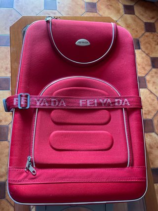 Maleta grande roja FEI YA DA