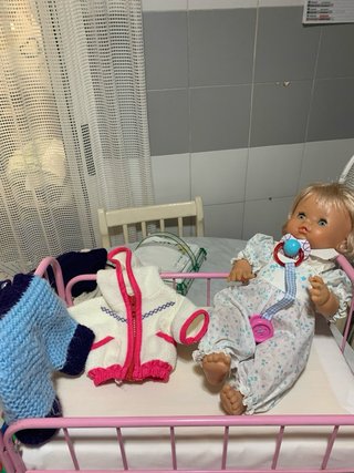 Nenuco con cunita ropa alguna hecho a mano