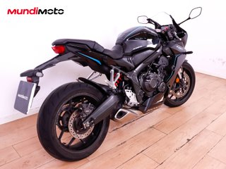 HONDA CBR 650 R
