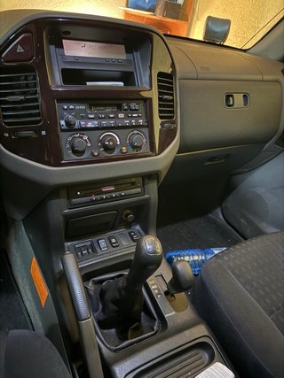 Mitsubishi Montero 2001