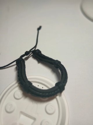 Pulsera EMBAYDA Cuero Ajustable Negra