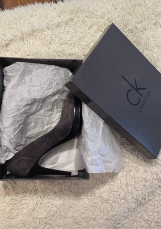 Zapatos de tacón Calvin Klein grises