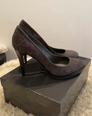 Zapatos de tacón Calvin Klein grises