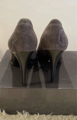 Zapatos de tacón Calvin Klein grises