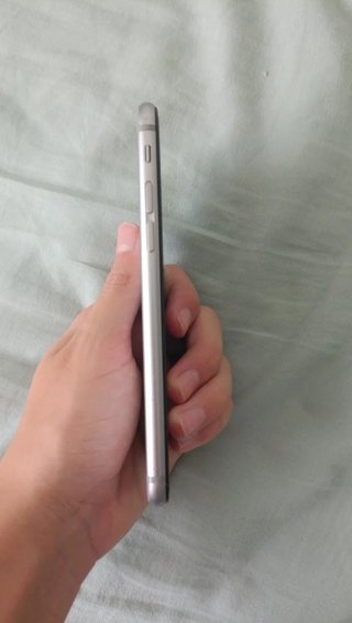 iPhone 6s con funda de regalo