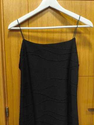 Vestido largo negro con textura