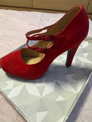 Zapato tacón rojo un par de usos