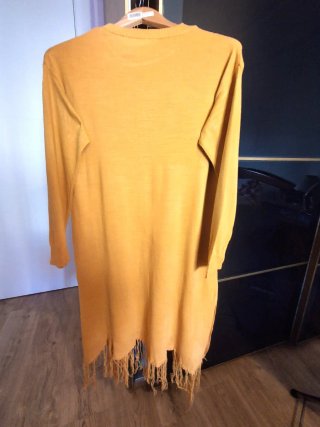 Vestido amarillo con flecos