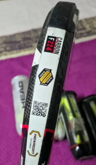 Pala de pádel + 6 botes de bolas