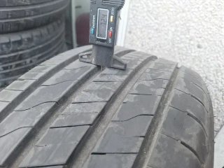 235 50 R19 103V Goodyear - 1 neumático +95%