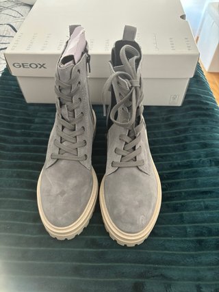 Botas Geox grises de piel nuevas