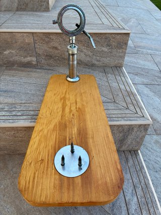 Jamonero de madera y metal