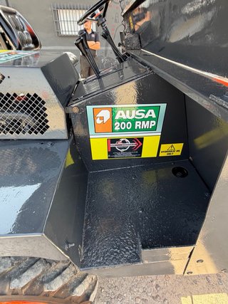 Dumper AUSA 200 RMP con pala