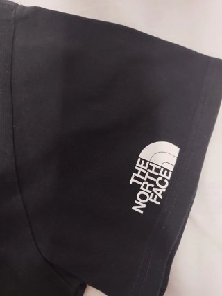 Camiseta The North Face Negra