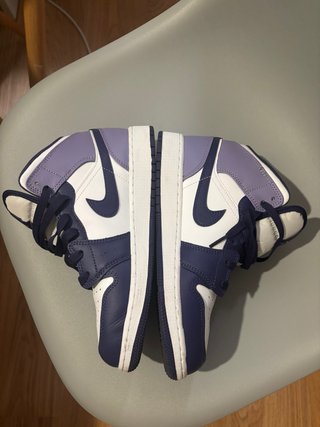 Nike Jordan 1 Mid Morado y Blanco