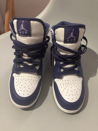 Nike Jordan 1 Mid Morado y Blanco