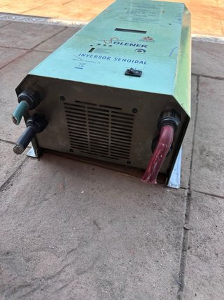 Lote inversor y cargador solar