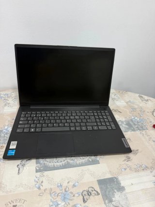 Portátil Lenovo V15 G2-ITL Negro