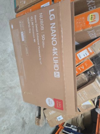 LG 50 UHD 4K Smart TV rallitas en pantalla