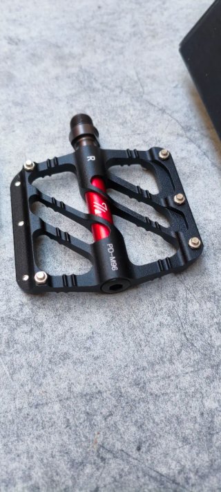 PEDALES DE PLATAFORMA BUCKLOS NEGROS