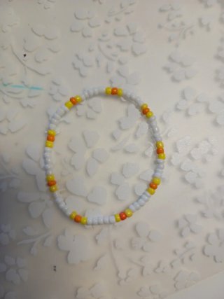 Pulseras hechas a mano con abalorios