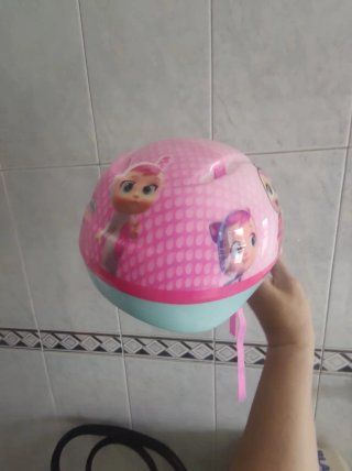 Casco bici niña rosa Cry Babies
