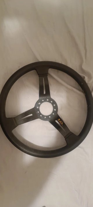 Volante deportivo semi desplazado