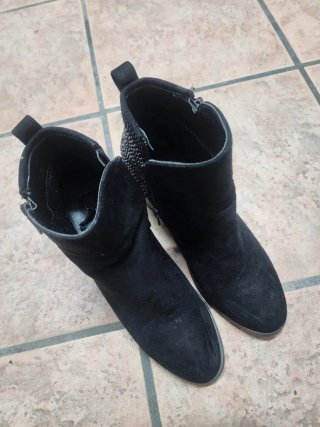 Zapatos de señora Corina negros y stradivarios