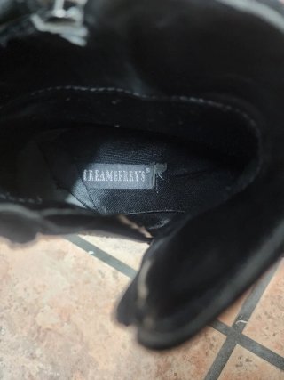 Zapatos de señora Corina negros y stradivarios