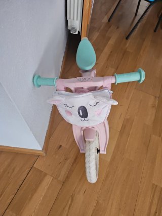 Bicicleta de equilibrio rosa