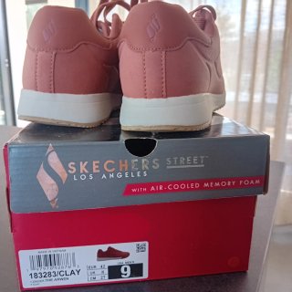 Zapatillas Skechers rosas  nuevas