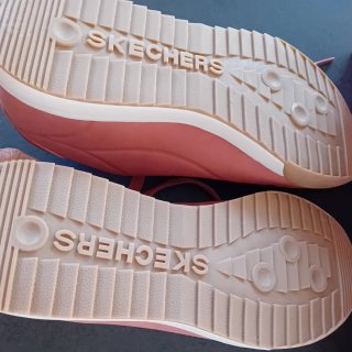 Zapatillas Skechers rosas  nuevas