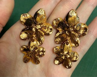 NUEVOS Pendientes flor dorada