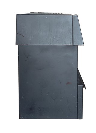 Estufa de leña negra con puerta de cristal